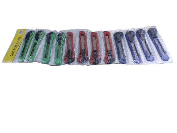 Set 12 cuttere multicolor